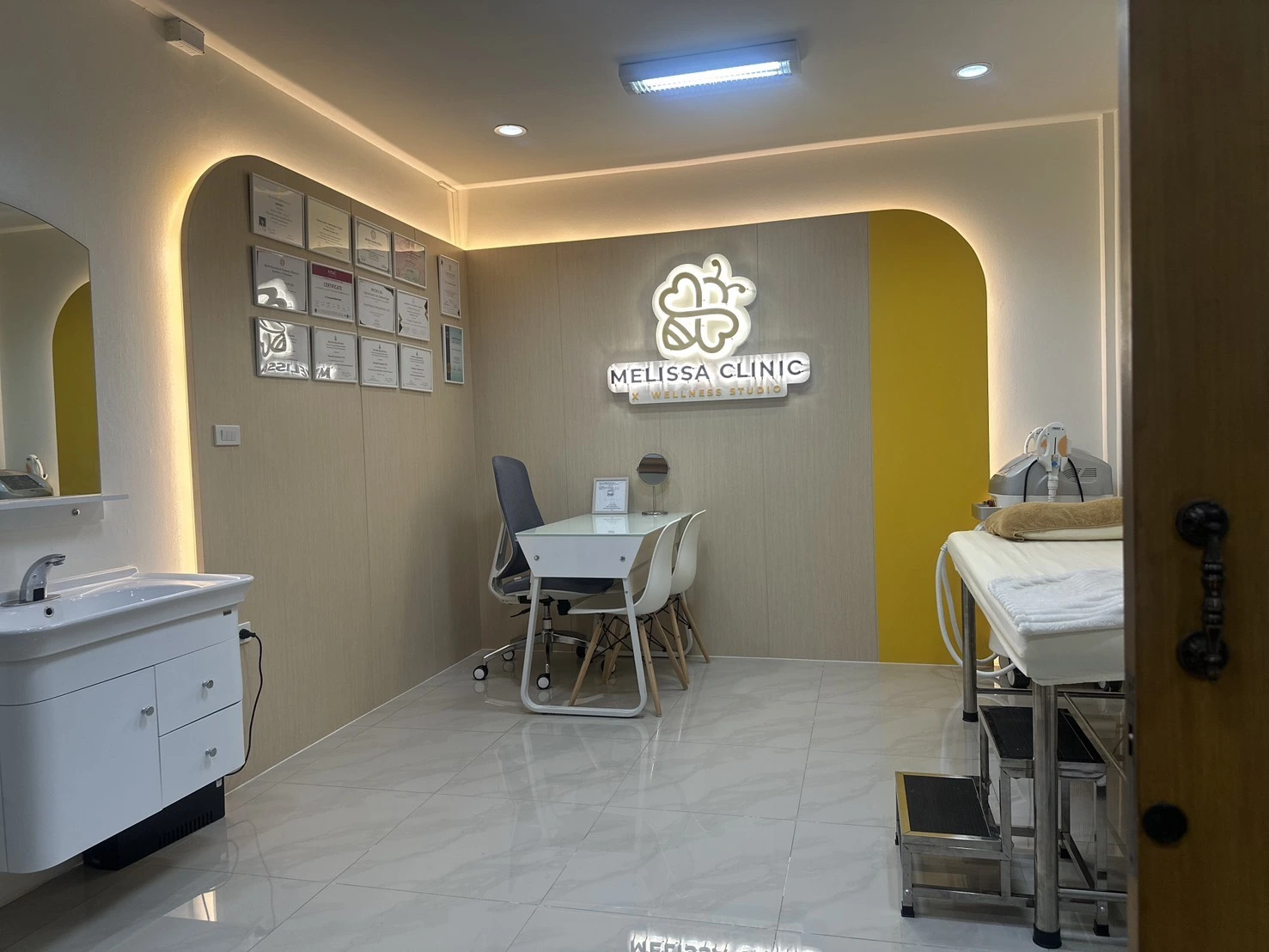 Melissa Clinic treatment room